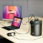 MOV:E verfügt über diverse Anschlüsse und kann mobile Devices über Stunden mit Energie versorgen.