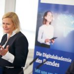Bundesinnenministerin Nancy Faeser und Staatssekretär Dr. Markus Richter stellen den neuen Expertenrat für die Digitalakademie Bund vor.