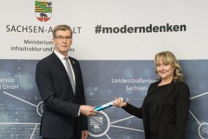 Das Bild zeigt Karin Schultze und ihren Vorgänger.