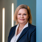 Porträtfoto von Nancy Faeser, Bundesministerin des Innern.