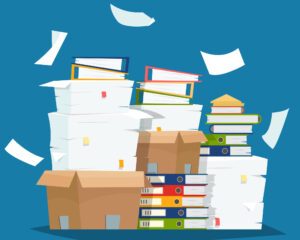 Illustration im Comicstyle: Aktenstapel mit umherfliegenden losen Blättern vor türkisem Hintergrund.