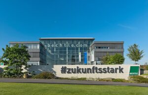 Das Bild zeigt die Außenansicht der Firmenzentrale von Bechtle.