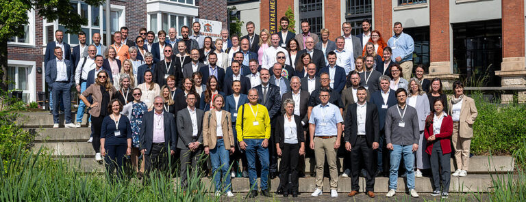 Gruppenfoto des 115-Verbands.