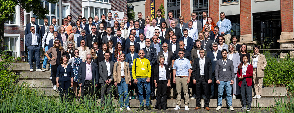 Gruppenfoto des 115-Verbands.