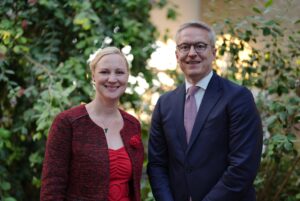 Die Vorsitzende der Digitalministerkonferenz, Dörte Schall, und der neue Bundesdigitalminister Dr. Karsten Wildberger.