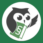 Das Kasaia-Logo zeigt eine stilisiert dargestellte Eule, die ein Buch mit Paragrafensymbol festhält.