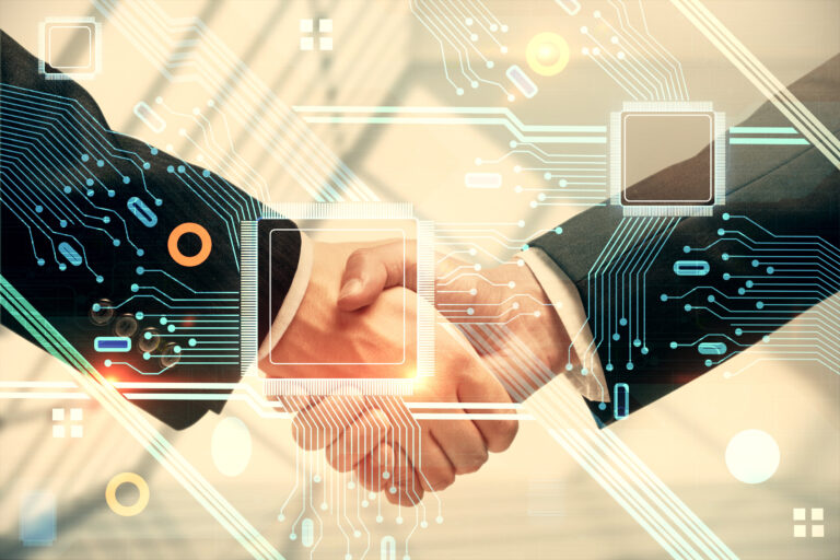 KI-generierte Doppelbelichtung: Handshake zweier anzugtragender Männer, darüber liegen Muster wie von einer Computerplatine.