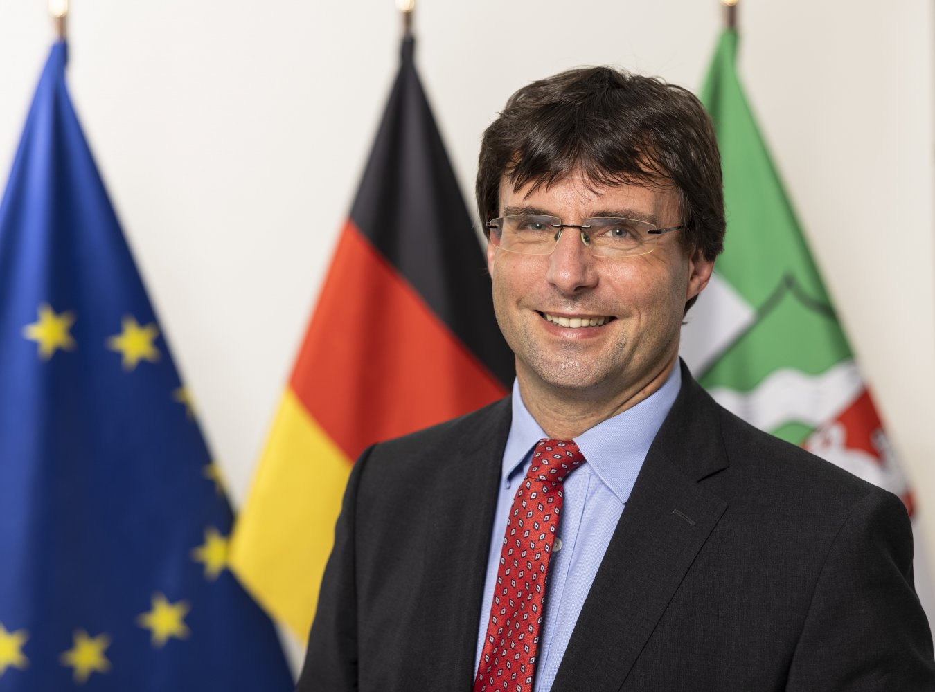 Porträt des nordrhein-Westfälischen Finanzministers Dr. Marcus Optendrenk.