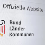 Blick auf einige Elemente der Digitalen Dachmarke, von einem Monitor abfotografiert.