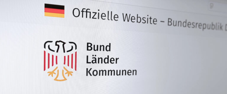 Blick auf einige Elemente der Digitalen Dachmarke, von einem Monitor abfotografiert.
