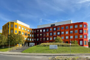 Blick auf das biomedizinische Forschungszentrum Seltersberg.