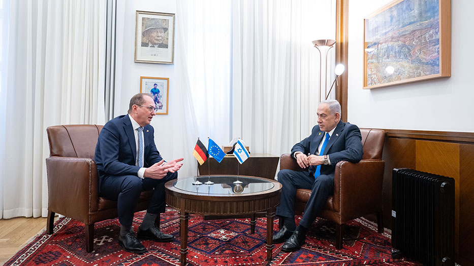 Bundesinnenminister Alexander Dobrindt trifft den israelischen Premierminister Benjamin Netanyahu am 11.01.2026 im Prime Minister Office in Jerusalem.