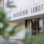 Außenansicht des Eingangsbereichs des Hessischen Landtags