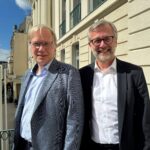 Mecklenburg-Vorpommerns Digitalisierungsminister Heiko Geue (l.) und Landes-CIO Marco Anschütz